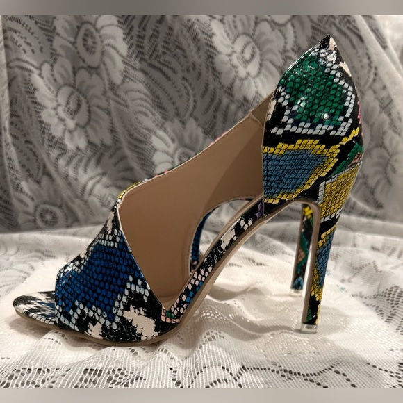 Open side cut rainbow vegan snakeskin heels NIB size 40(size 9 US) - Picture 8 of 12